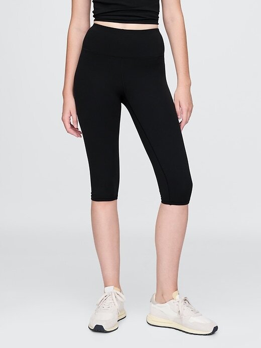 GapFit – Glatte, kurze Leggings mit hohem Bund GapFit – Glatte, kurze Leggings mit hohem Bund