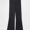 GapFit – Glatte, kurze Schlag-Leggings mit hohem Bund GapFit – Glatte, kurze Schlag-Leggings mit hohem Bund