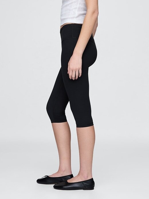 GapFit – Kurze Power-Leggings mit hohem Bund GapFit – Kurze Power-Leggings mit hohem Bund
