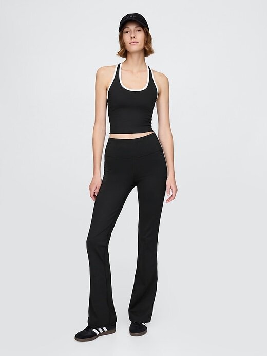GapFit – Sky – Hoch geschnittene Power-Flare-Leggings GapFit – Sky – Hoch geschnittene Power-Flare-Leggings