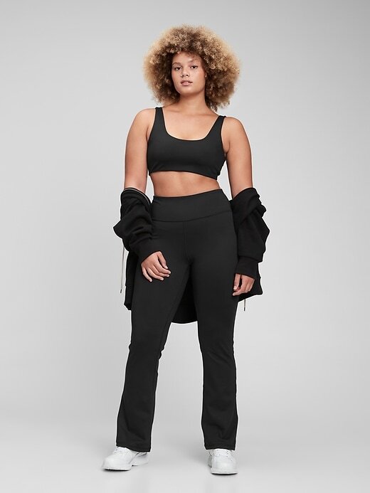 GapFit – Sky – Hoch geschnittene Power-Flare-Leggings GapFit – Sky – Hoch geschnittene Power-Flare-Leggings