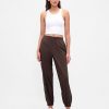 GapFit Tech Jogginghose mit hohem Bund und Reißverschluss am Saum GapFit Tech Jogginghose mit hohem Bund und Reißverschluss am Saum