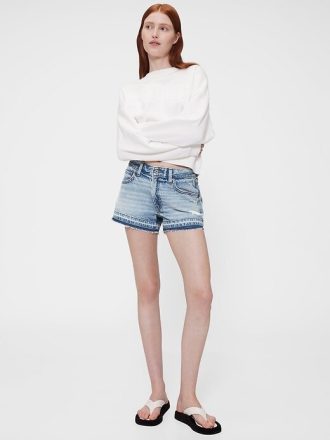 GapStudio – Jeansshorts mit niedrigem Bund und Schritt GapStudio – Jeansshorts mit niedrigem Bund und Schritt