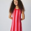 Gehäkeltes Streifenkleid für Kinder