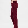 Gerade geschnittene Jeans im Stil der 90er mit hohem Bund Gerade geschnittene Jeans im Stil der 90er mit hohem Bund