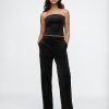 Gerade geschnittene Samthose mit hohem Bund Gerade geschnittene Samthose mit hohem Bund
