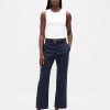 Gerade Khakihosen mit mittlerer Leibhöhe Gerade Khakihosen mit mittlerer Leibhöhe