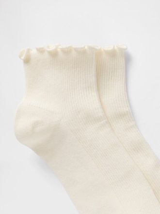 Gerippte Rüschensocken