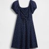 Geripptes Kleid mit Rüschen für Kinder Geripptes Kleid mit Rüschen für Kinder