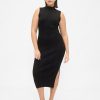 Geripptes Midi-Strickkleid Geripptes Midi-Strickkleid