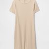 Geripptes Mini-T-Shirt-Kleid