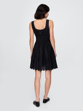 Gesmoktes Minikleid aus Leinenmischung