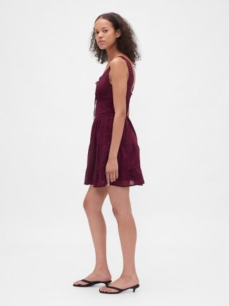 Gestuftes Minikleid mit Spitzenbesatz