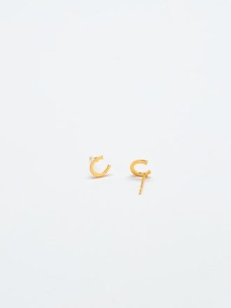Goldene Initialen-Ohrringe Goldene Initialen-Ohrringe