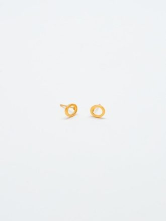 Goldene Initialen-Ohrringe