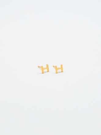 Goldene Initialen-Ohrringe