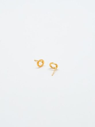 Goldene Initialen-Ohrringe