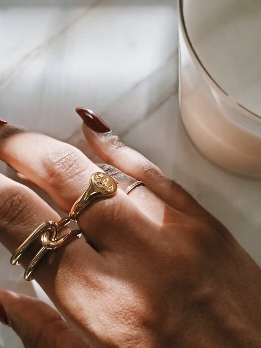 Goldener Doppelknotenring Goldener Doppelknotenring