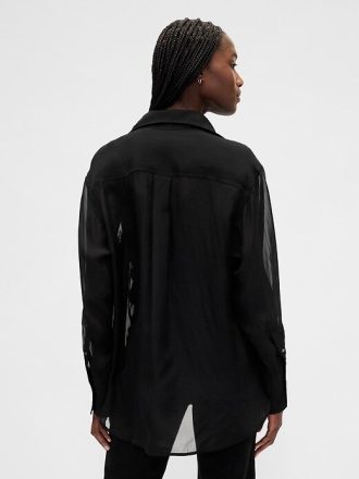 Großes Hemd aus transparentem Organza