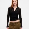 Henley-Pullover mit transparentem Rippenmuster