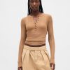 Henley-Pullover mit transparentem Rippenmuster