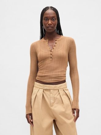 Henley-Pullover mit transparentem Rippenmuster