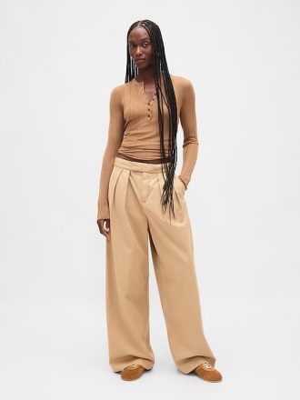Henley-Pullover mit transparentem Rippenmuster
