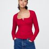 Henley-T-Shirt aus Jersey mit dichtem Strickmuster Henley-T-Shirt aus Jersey mit dichtem Strickmuster