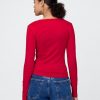Henley-T-Shirt aus Jersey mit dichtem Strickmuster Henley-T-Shirt aus Jersey mit dichtem Strickmuster