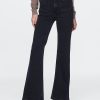 High Rise Schlagjeans im 70er-Jahre-Stil High Rise Schlagjeans im 70er-Jahre-Stil