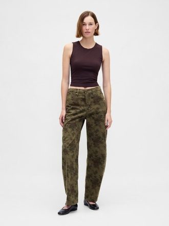 Hoch geschnittene Barrel-Jeans