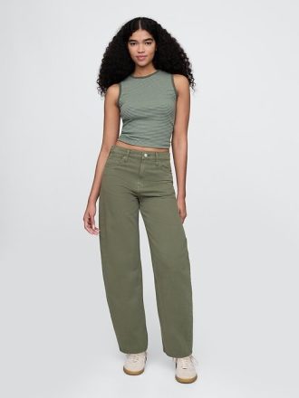Hoch geschnittene Barrel-Jeans