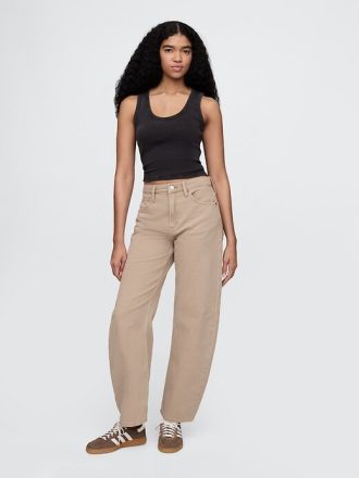Hoch geschnittene Barrel-Jeans