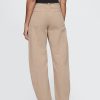 Hoch geschnittene Barrel-Jeans