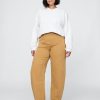 Hoch geschnittene Barrel-Jeans