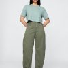 Hoch geschnittene Barrel-Jeans