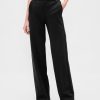Hoch geschnittene Doppelstrickhose mit weitem Bein Hoch geschnittene Doppelstrickhose mit weitem Bein