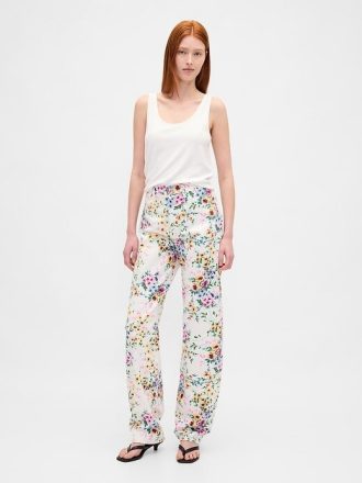 Hoch geschnittene Jeans mit Blumenmuster