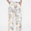Hoch geschnittene Jeans mit Blumenmuster