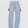 Hoch geschnittene Jeans mit Naht