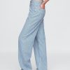 Hoch geschnittene, ultraweiche Jeans aus gestreiftem Denim Hoch geschnittene, ultraweiche Jeans aus gestreiftem Denim