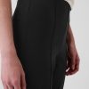 Hoch geschnittene, verkürzte Kick-Hose aus Doppelstrick Hoch geschnittene, verkürzte Kick-Hose aus Doppelstrick