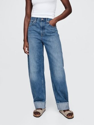 Hoch sitzende Barrel-Jeans mit Bündchen