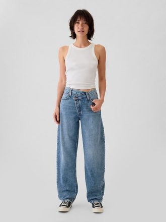 Hoch sitzende Crossover-Jeans