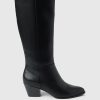 Hohe Stiefel aus veganem Leder mit Absatz Hohe Stiefel aus veganem Leder mit Absatz