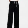 Hose mit mittelhohem Bund und doppelter Taille Hose mit mittelhohem Bund und doppelter Taille