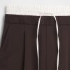 Hose mit mittelhohem Bund und doppelter Taille Hose mit mittelhohem Bund und doppelter Taille