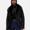 Jacke aus veganem Wildleder und Kunstpelz Jacke aus veganem Wildleder und Kunstpelz