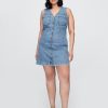 Jeans-Minikleid mit V-Ausschnitt Jeans-Minikleid mit V-Ausschnitt