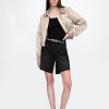 Jersey-Oberteil mit eckigem Ausschnitt und eng anliegendem Strick Jersey-Oberteil mit eckigem Ausschnitt und eng anliegendem Strick